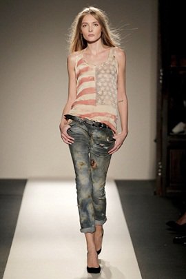 Billy Idol után szabadon, itt a punkrock-sikk! - Hírek  - Fesztelen mindennapok - balmain, burberry, punkrock, 