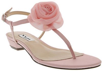 Bazár - Csodás leárazott szandálok 5000Ft alatt - DIVAT&STÍLUS - Hírek  - bazár, cipő, divat, stílus, szandál, 