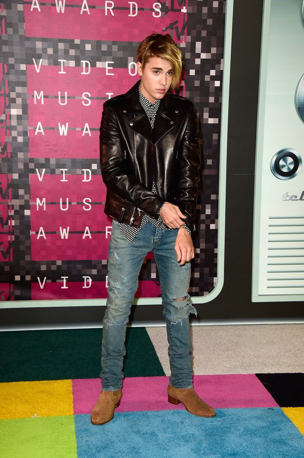 A hét oximoronja: Klassz ruhák a VMA gáláról - Hírek  - Celebrity - celebrity, emily ratajkowski, miley cyrus, rita ora, vma gála, 