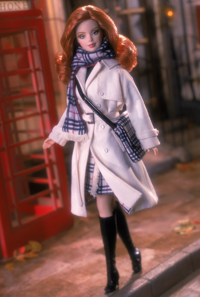 19 Barbie baba öltözék, amit híres designerek terveztek - Hírek  -  - armani, barbie, chanel, dior, donna karan, juicy couture, kate spade, oscar de la renta, vera wang, versace, 