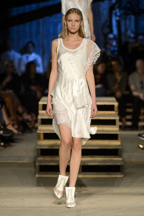 29 esküvői ruha a Fashion Weekről - DIVAT&STÍLUS - STYLELIFE - divat, esküvő, fashion, fashion week, london, new york, stílus, 