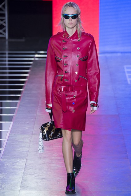 Párizsból szeretettel - Jelentés a divathétről - Stílusiskola -  - chanel, dior, elie saab, louis vuitton, saint laurent, valentino, 