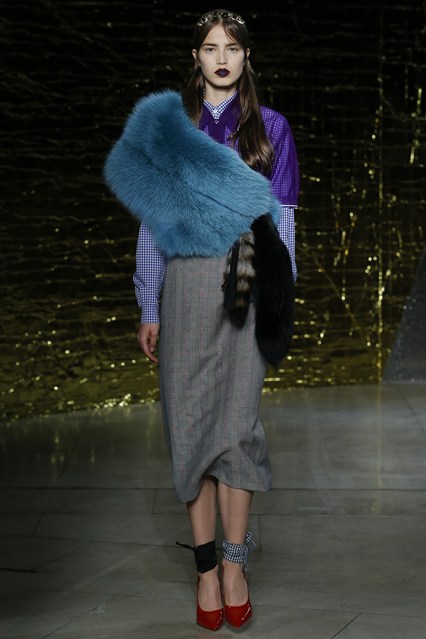 Párizsból szeretettel - Jelentés a divathétről - Stílusiskola -  - chanel, dior, elie saab, louis vuitton, saint laurent, valentino, 