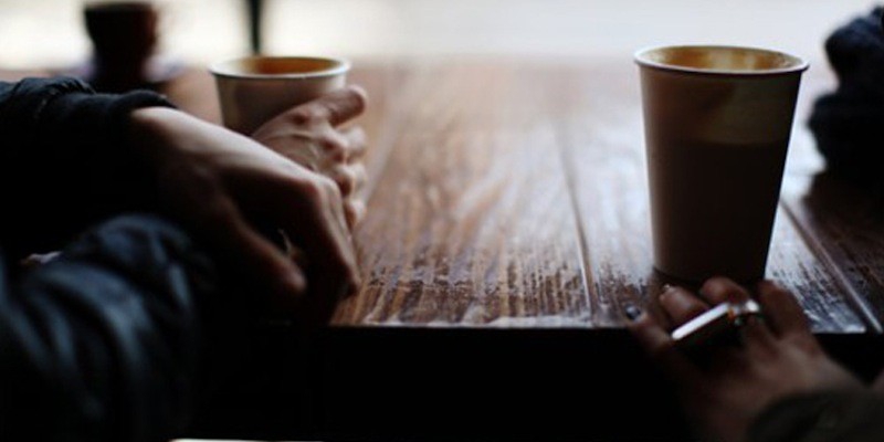 Csak egy kávé, kedvesem? - KERESD A NŐT  - Lélekhangok - féltékenység, férfi, kávé, nő, párkapcsolat, szerelem, 