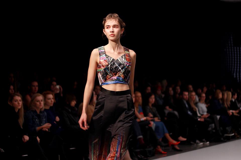 66 kedvenc fotó a hétvégi Mercedes Benz Fashion Week Central Europe-ról - Stílusiskola -  - dori tomcsanyi, magyar tervezők, mbfwce, mercedes benz fashion week central european, nanushka, napsugar, nubu, szegedi kata, tavaszi/nyári kollekció, use unused, 