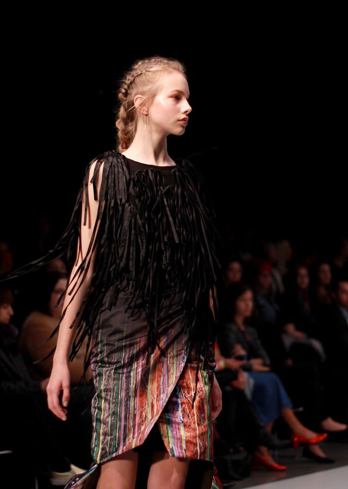 66 kedvenc fotó a hétvégi Mercedes Benz Fashion Week Central Europe-ról - Stílusiskola -  - dori tomcsanyi, magyar tervezők, mbfwce, mercedes benz fashion week central european, nanushka, napsugar, nubu, szegedi kata, tavaszi/nyári kollekció, use unused, 