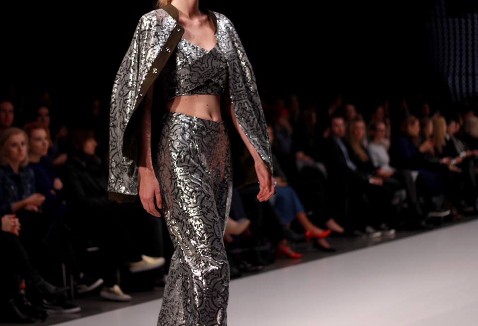 66 kedvenc fotó a hétvégi Mercedes Benz Fashion Week Central Europe-ról - Stílusiskola -  - dori tomcsanyi, magyar tervezők, mbfwce, mercedes benz fashion week central european, nanushka, napsugar, nubu, szegedi kata, tavaszi/nyári kollekció, use unused, 