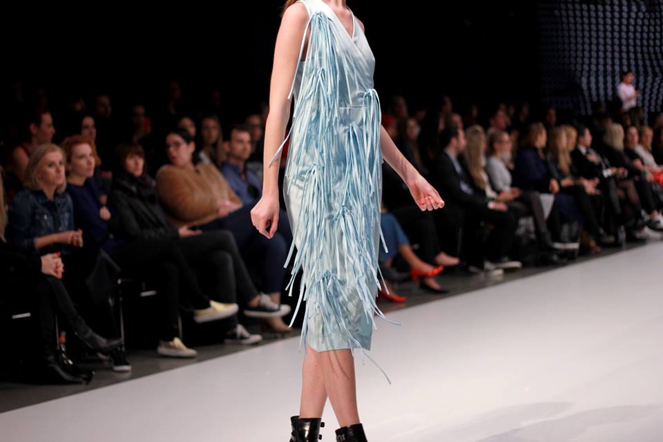 66 kedvenc fotó a hétvégi Mercedes Benz Fashion Week Central Europe-ról - Stílusiskola -  - dori tomcsanyi, magyar tervezők, mbfwce, mercedes benz fashion week central european, nanushka, napsugar, nubu, szegedi kata, tavaszi/nyári kollekció, use unused, 