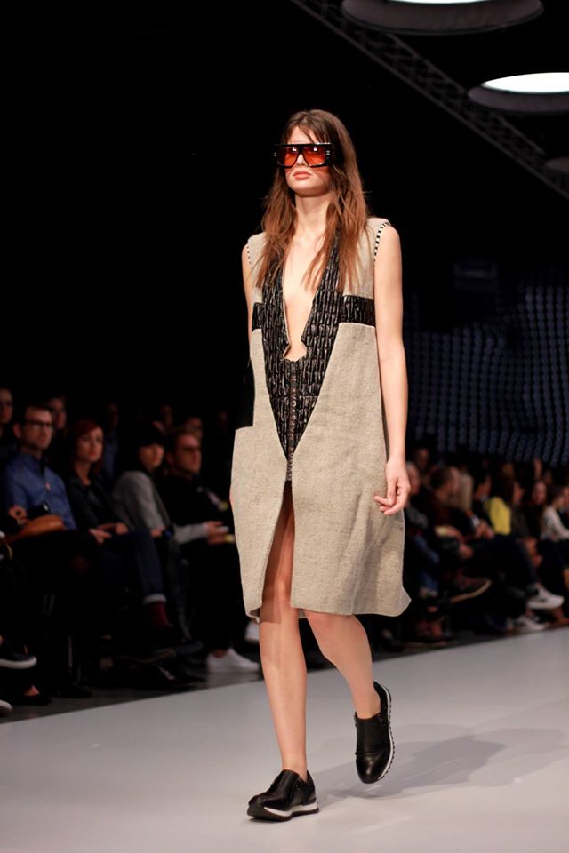 66 kedvenc fotó a hétvégi Mercedes Benz Fashion Week Central Europe-ról - Stílusiskola -  - dori tomcsanyi, magyar tervezők, mbfwce, mercedes benz fashion week central european, nanushka, napsugar, nubu, szegedi kata, tavaszi/nyári kollekció, use unused, 