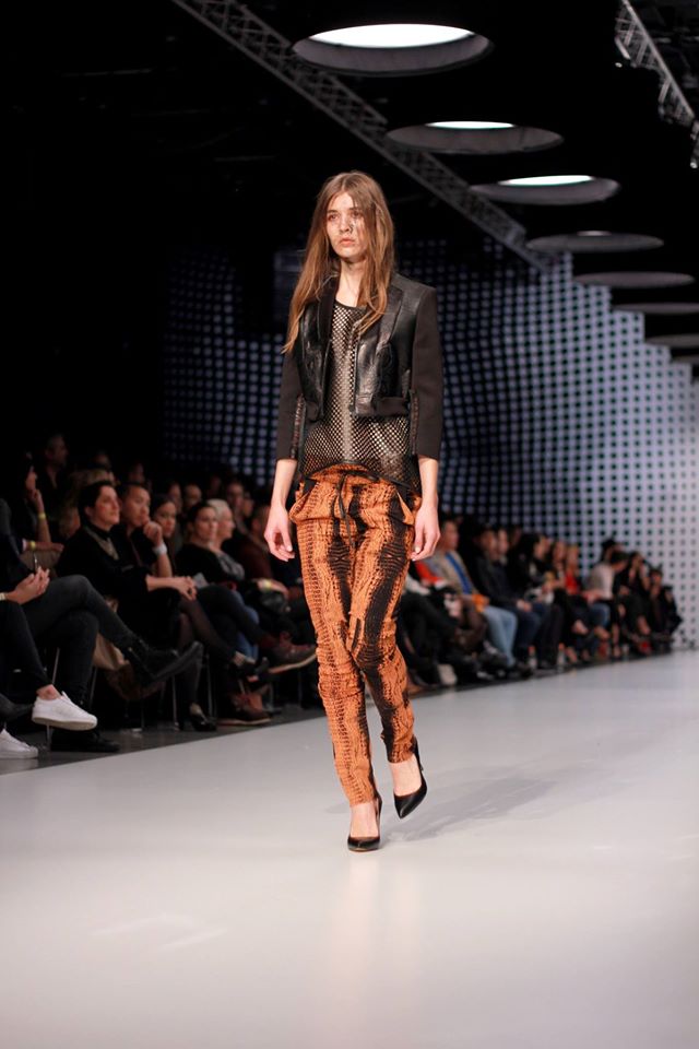 66 kedvenc fotó a hétvégi Mercedes Benz Fashion Week Central Europe-ról - Stílusiskola -  - dori tomcsanyi, magyar tervezők, mbfwce, mercedes benz fashion week central european, nanushka, napsugar, nubu, szegedi kata, tavaszi/nyári kollekció, use unused, 