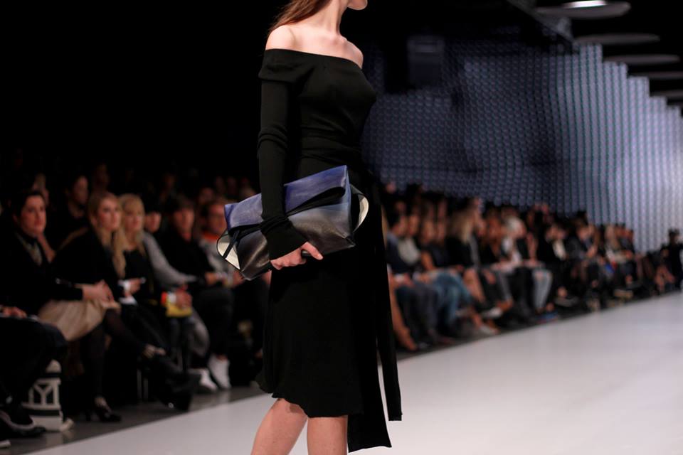 66 kedvenc fotó a hétvégi Mercedes Benz Fashion Week Central Europe-ról - Stílusiskola -  - dori tomcsanyi, magyar tervezők, mbfwce, mercedes benz fashion week central european, nanushka, napsugar, nubu, szegedi kata, tavaszi/nyári kollekció, use unused, 