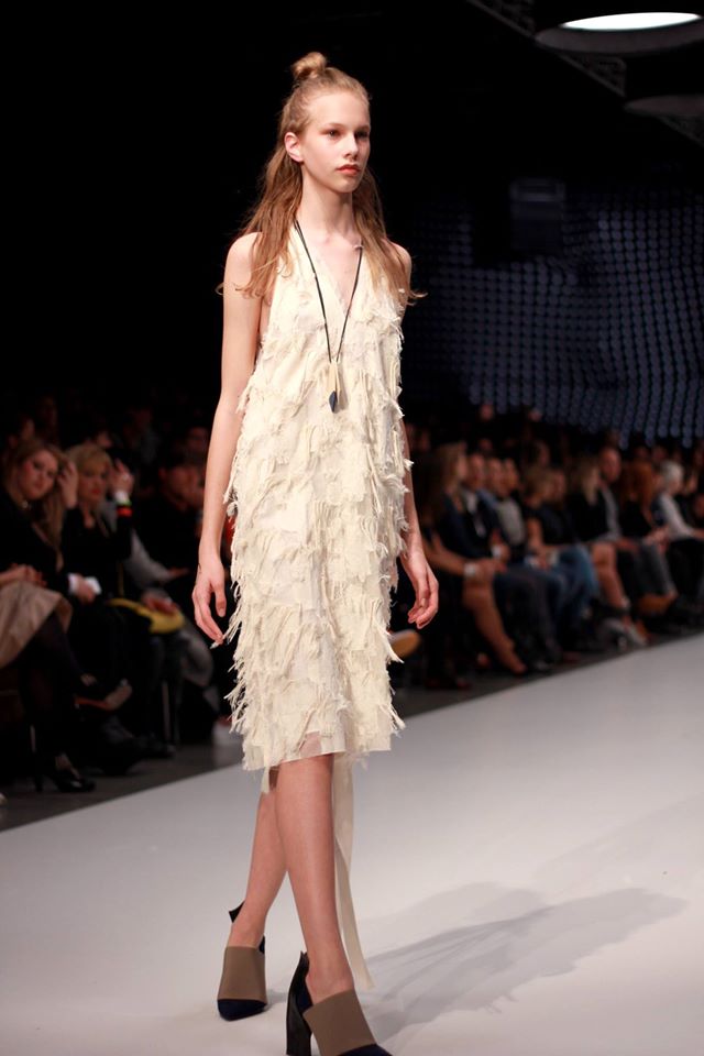 66 kedvenc fotó a hétvégi Mercedes Benz Fashion Week Central Europe-ról - Stílusiskola -  - dori tomcsanyi, magyar tervezők, mbfwce, mercedes benz fashion week central european, nanushka, napsugar, nubu, szegedi kata, tavaszi/nyári kollekció, use unused, 