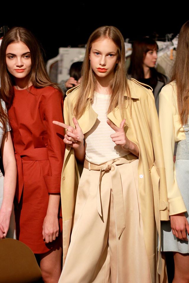 66 kedvenc fotó a hétvégi Mercedes Benz Fashion Week Central Europe-ról - Stílusiskola -  - dori tomcsanyi, magyar tervezők, mbfwce, mercedes benz fashion week central european, nanushka, napsugar, nubu, szegedi kata, tavaszi/nyári kollekció, use unused, 