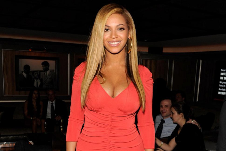 A legnagyobb mellű sztárok - DIVAT&STÍLUS - SZÉPSÉG - 