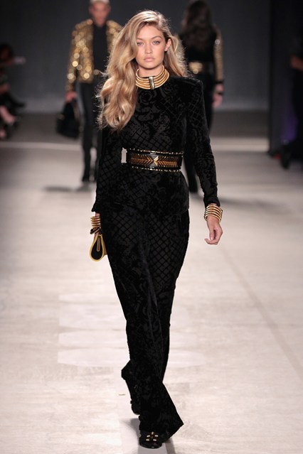 Új sziluettet a nőknek - Stílusiskola -  - balmain, balmainforh&m, divat, h&m, runway, 