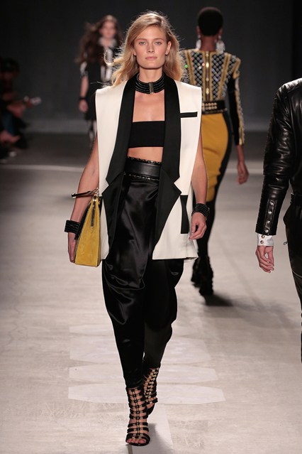 Új sziluettet a nőknek - Stílusiskola -  - balmain, balmainforh&m, divat, h&m, runway, 