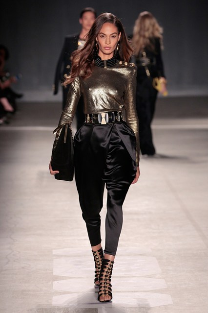 Új sziluettet a nőknek - Stílusiskola -  - balmain, balmainforh&m, divat, h&m, runway, 