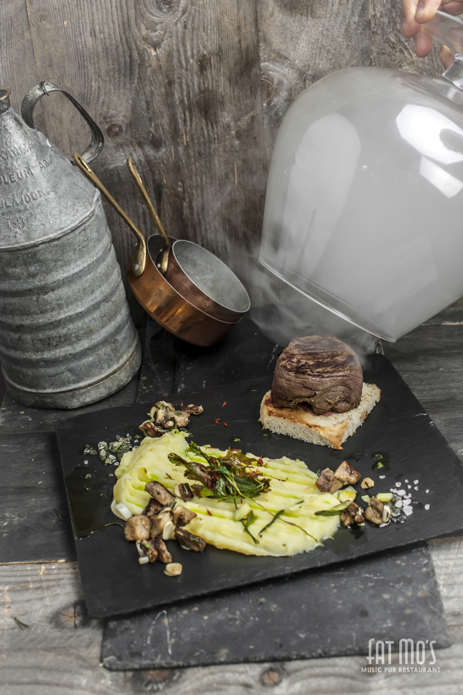 Steakvacsora Corleone módra! - STYLENEWS - STYLELIFE - Almási Zsolt, Fat Mos, Gourmet, music, zene, 