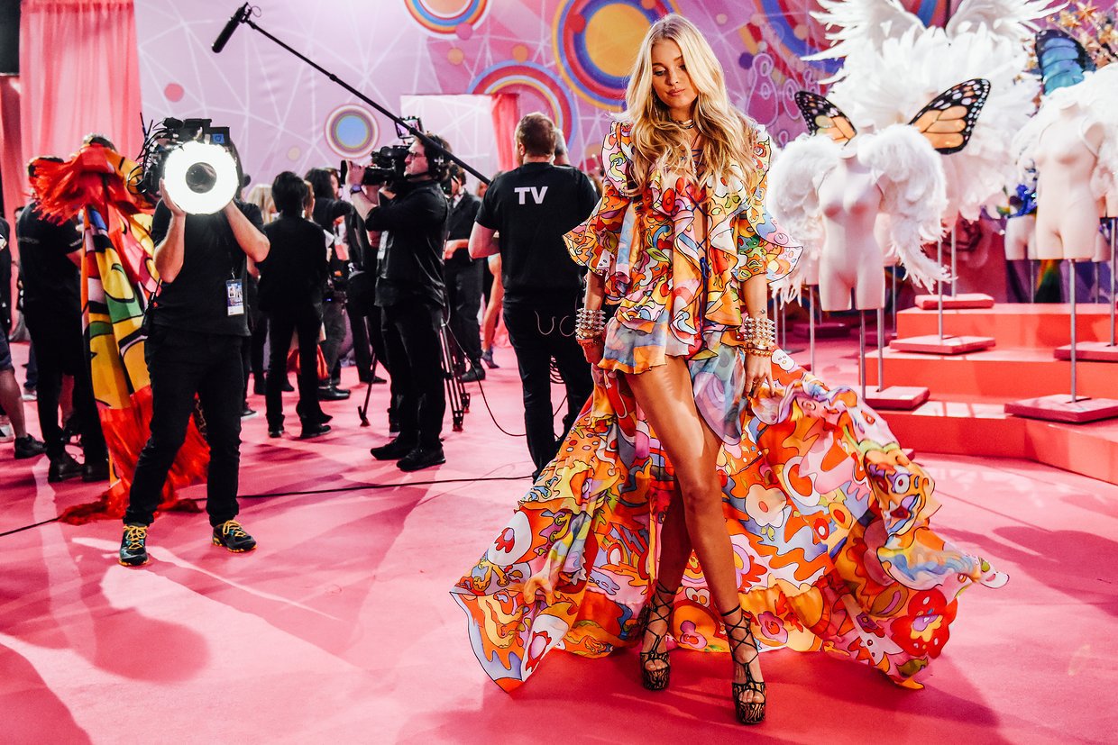 Victoria's Secret backstage 2015 - Stílusiskola -  - adriana lima, alessandra ambrosio, angels, candice swanepoel, runway, victorias secret, vs, vs angels, 