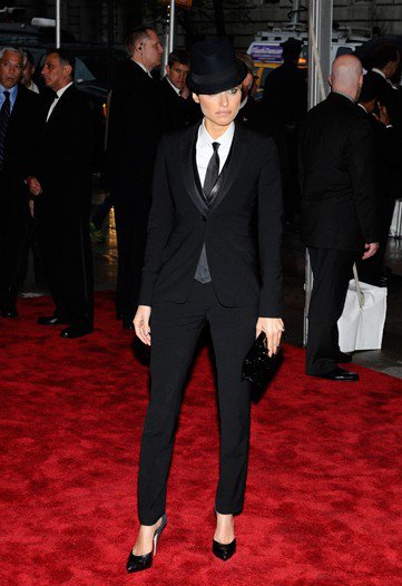 Lányok öltönyben - Hírek  -  - női zakó, öltöny, suit up, 