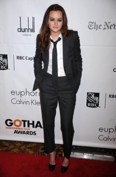 Lányok öltönyben - Hírek  -  - női zakó, öltöny, suit up, 