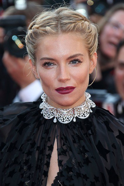 Frizuratippek karácsonyi összejövetelekre - DIVAT&STÍLUS - SZÉPSÉG - frizura, hollywood, karácsony, 