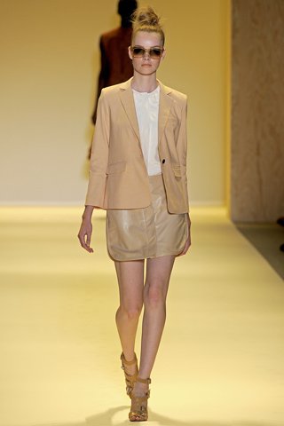 Színes blézerek jönnek! - Hírek  -  - blézer, McCartney, Prada, színes, 