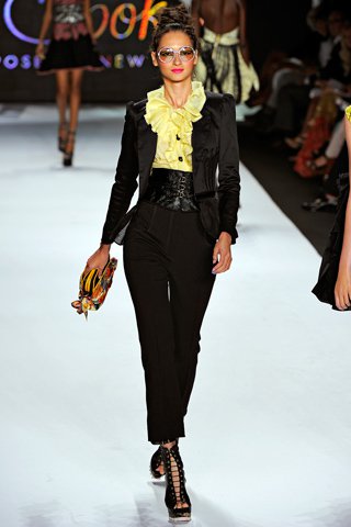 Színes blézerek jönnek! - Hírek  -  - blézer, McCartney, Prada, színes, 