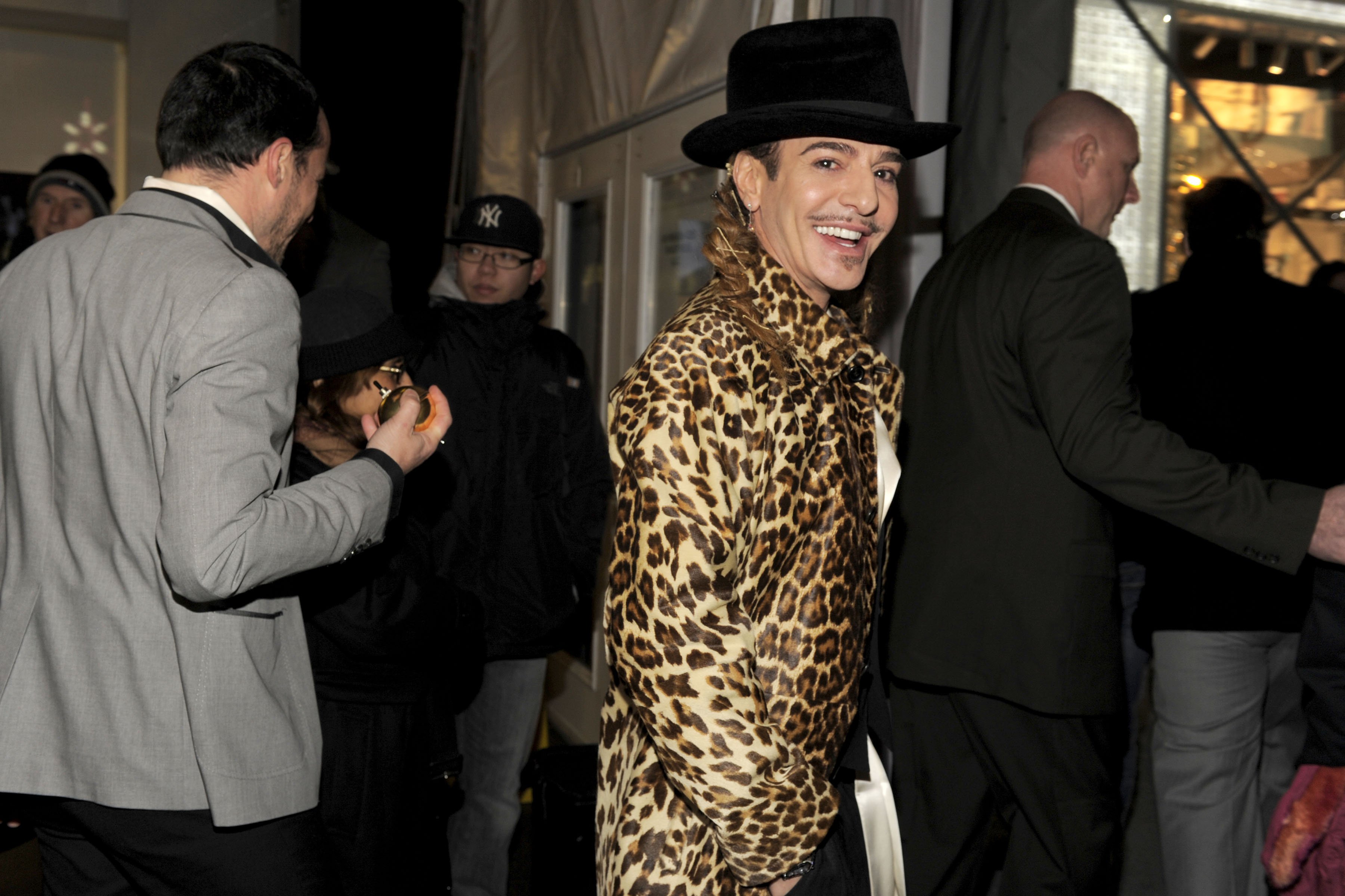 Komoly bajban Galliano: kidobta a Dior - Hírek  -  - Dior, divat, John Galliano, 