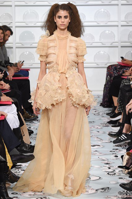 70 legszebb ruha a párizsi divathétről - 1. rész - Stílusiskola -  - chanel, dior, giambattista valli, haute couture, haute couture 2016, schiaparelli, spring/summer, tavasz nyár, 