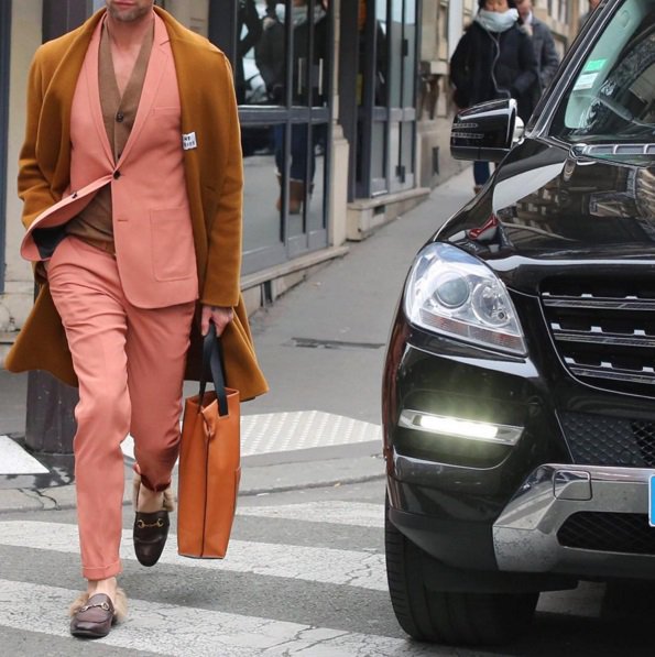 A férfidivathét legizgalmasabb utcai szerelései - DIVAT&STÍLUS - Hírek  - bemutató, divathét, férfiak, nyár, tavasz, 