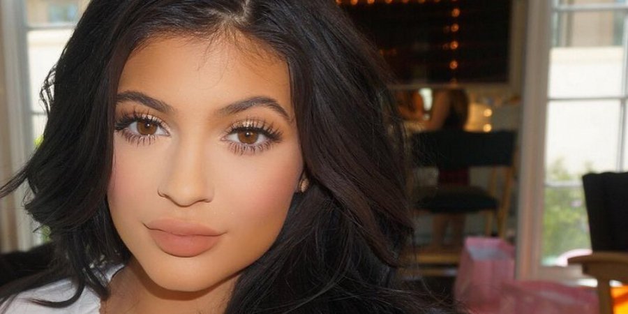 Sminkelj úgy, mint Kylie Jenner - SZÉPSÉG - Smink  - kylie jenner, lépésről lépésre, makeup, sminkelés, stílus, szépségápolás, 