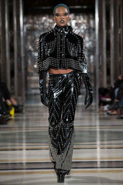 Londonban filctollal rajzolták össze a ruhákat - Stílusiskola -  - divat, fashion week, london, london fashion week 2016, runway, trend, 