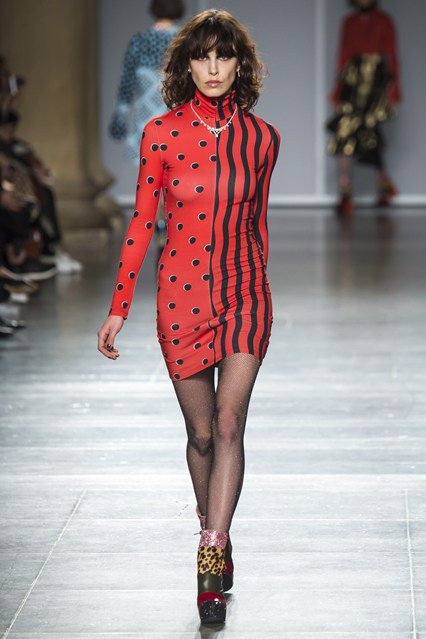 Londonban filctollal rajzolták össze a ruhákat - Stílusiskola -  - divat, fashion week, london, london fashion week 2016, runway, trend, 