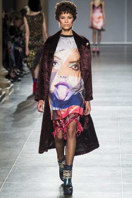 Londonban filctollal rajzolták össze a ruhákat - Stílusiskola -  - divat, fashion week, london, london fashion week 2016, runway, trend, 