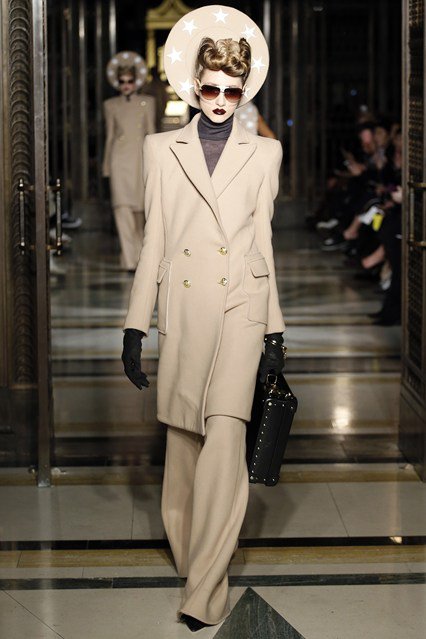 Londonban filctollal rajzolták össze a ruhákat - Stílusiskola -  - divat, fashion week, london, london fashion week 2016, runway, trend, 