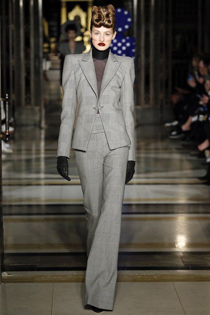 Londonban filctollal rajzolták össze a ruhákat - Stílusiskola -  - divat, fashion week, london, london fashion week 2016, runway, trend, 