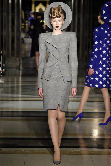 Londonban filctollal rajzolták össze a ruhákat - Stílusiskola -  - divat, fashion week, london, london fashion week 2016, runway, trend, 