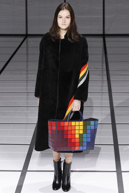 Londonban filctollal rajzolták össze a ruhákat - Stílusiskola -  - divat, fashion week, london, london fashion week 2016, runway, trend, 