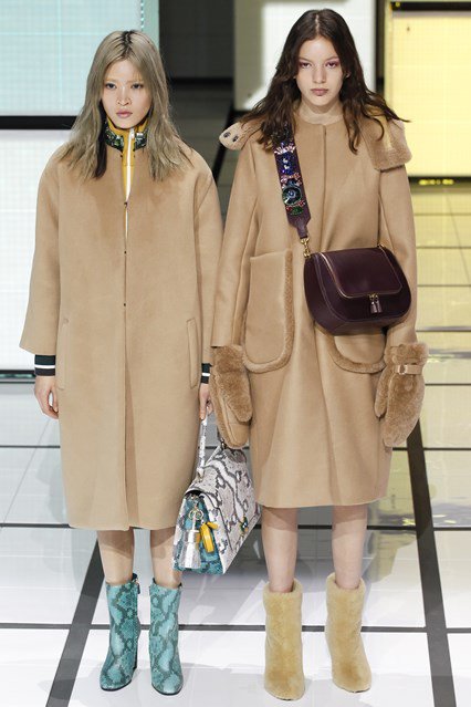 Londonban filctollal rajzolták össze a ruhákat - Stílusiskola -  - divat, fashion week, london, london fashion week 2016, runway, trend, 