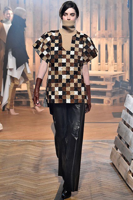 Londonban filctollal rajzolták össze a ruhákat - Stílusiskola -  - divat, fashion week, london, london fashion week 2016, runway, trend, 