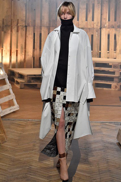 Londonban filctollal rajzolták össze a ruhákat - Stílusiskola -  - divat, fashion week, london, london fashion week 2016, runway, trend, 