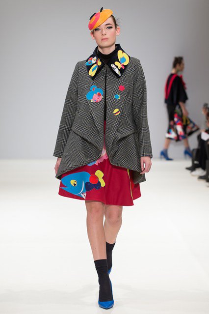 Londonban filctollal rajzolták össze a ruhákat - Stílusiskola -  - divat, fashion week, london, london fashion week 2016, runway, trend, 