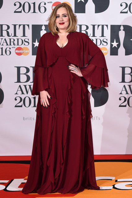 8 estélyi ruha a Brit Awardsról - Celebrity -  - adele, brit awards, giambattista valli, rihanna, 