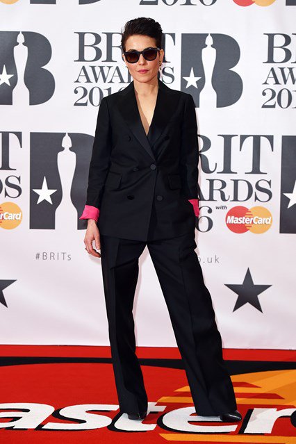 8 estélyi ruha a Brit Awardsról - Celebrity -  - adele, brit awards, giambattista valli, rihanna, 