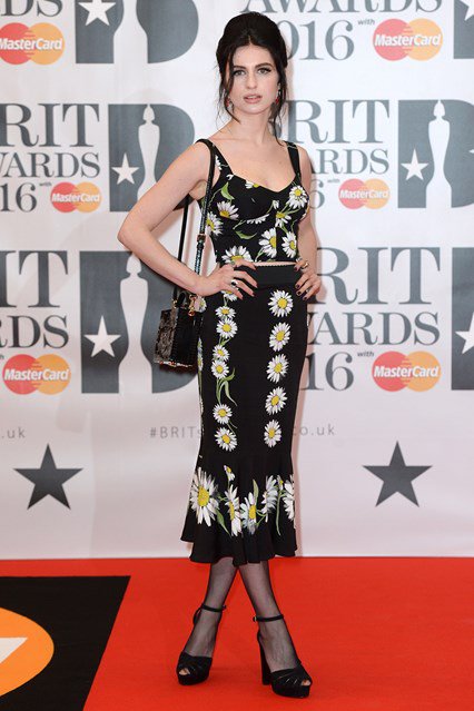 8 estélyi ruha a Brit Awardsról - Celebrity -  - adele, brit awards, giambattista valli, rihanna, 