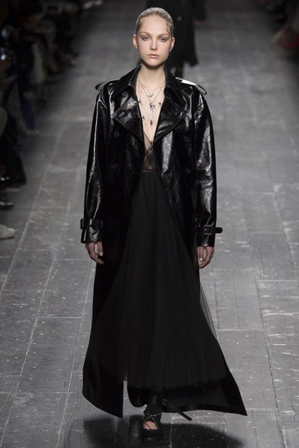 Black is the new black - Stílusiskola -  - fashion week, paris, ready to wear, runway, valentino, 
