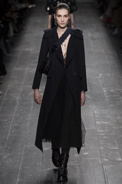 Black is the new black - Stílusiskola -  - fashion week, paris, ready to wear, runway, valentino, 