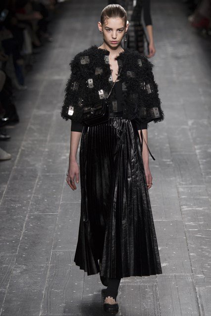 Black is the new black - Stílusiskola -  - fashion week, paris, ready to wear, runway, valentino, 