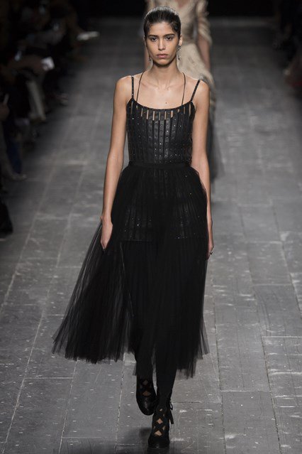 Black is the new black - Stílusiskola -  - fashion week, paris, ready to wear, runway, valentino, 